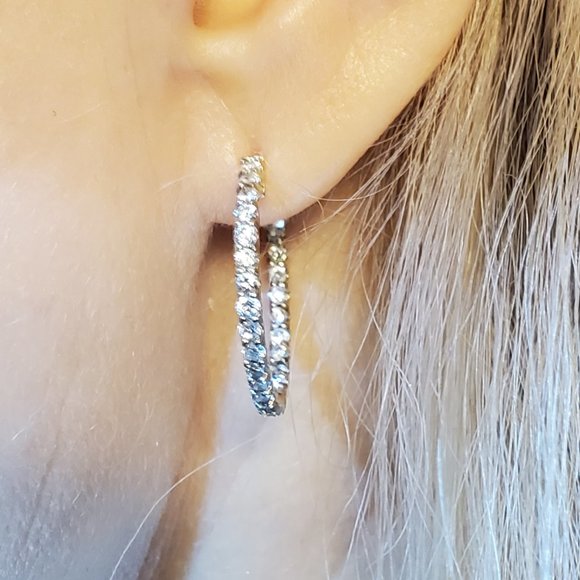 BRAND NEW 14K WHITE GOLD DIAMOND EARRINGS. - Picture 4 of 8